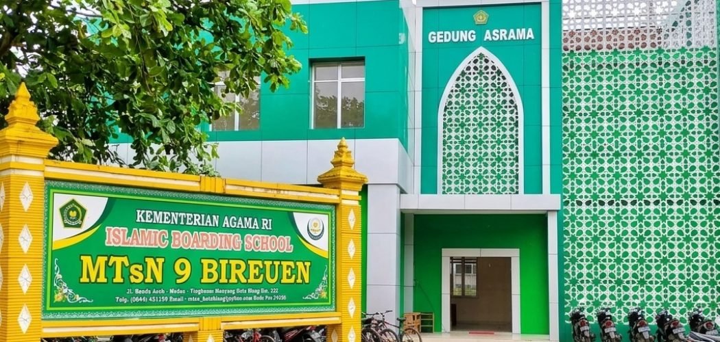 foto sekolah - cut hikmi hayati